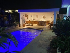 Pool - Tranquil Retreat near beaches w/resort style charm and communal pool area (Grote Berg)