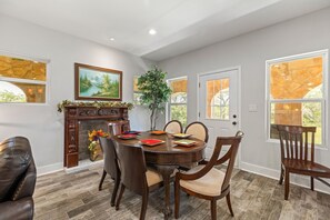 Dining - Peaceful 3-Bedroom Ranch Retreat Near Blanco (Blanco)