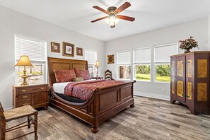 3 bedrooms, iron/ironing board, WiFi, bed sheets - Peaceful 3-Bedroom Ranch Retreat Near Blanco (Blanco)