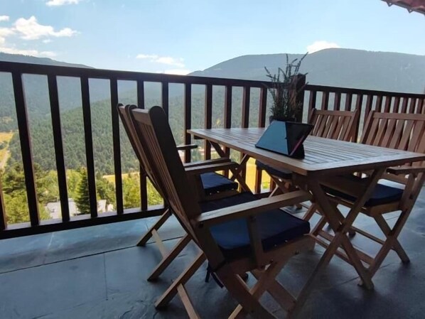 تناول الطعام بالخارج