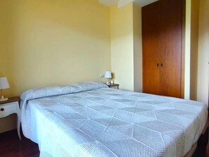 2 bedrooms, bed sheets - Apartment 2 rooms Fireplace, Views & very close to Slopes (Alp)