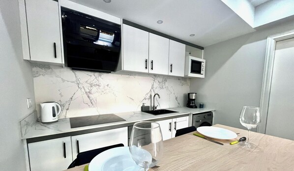 Fridge, microwave, stovetop, electric kettle