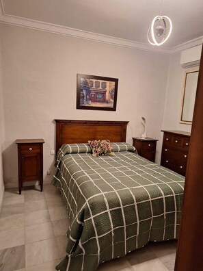 1 makuuhuone, silitysrauta/-lauta, ilmainen Wi-Fi, vuodevaatteet