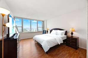 2 عدّة غرف نوم وواي فاي وملاءات أسرّة