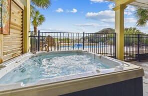 Bain à remous extérieur