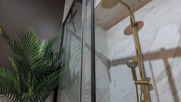 Classic Apartment, Balcony | Bathroom
