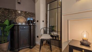 Basic Apartment, Balcony