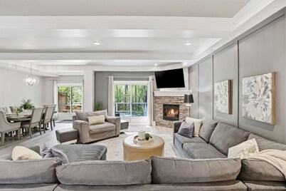 Family Condo for 6 | 10 Minutes to Blue Mountain!