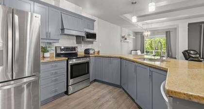 Family Condo for 6 | 10 Minutes to Blue Mountain!