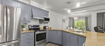 Family Condo for 6 | 10 Minutes to Blue Mountain!