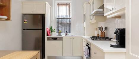 Fridge, microwave, oven, stovetop