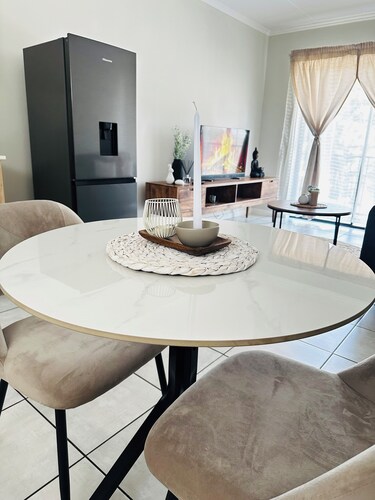 Charming 1-bedroom apartment in Boksburg near OR Tambo International Airport
