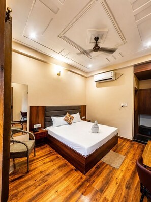 Deluxe Room | Desk, laptop workspace, iron/ironing board, WiFi (free) - 7 Hills Resort (Gwalior)
