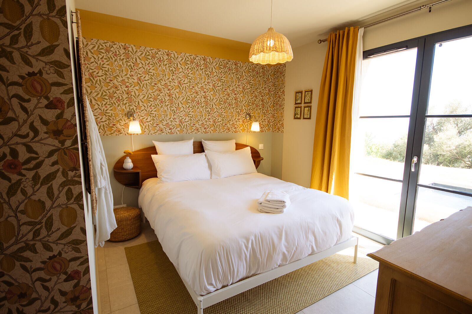 3 bedrooms, iron/ironing board, travel cot, free WiFi