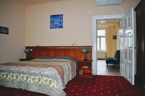 Iron/ironing board, WiFi, bed sheets