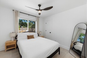 Iron/ironing board, WiFi, bed sheets - Austin Escape: Stylish 3BR/4 Beds + Private Pool (Austin)