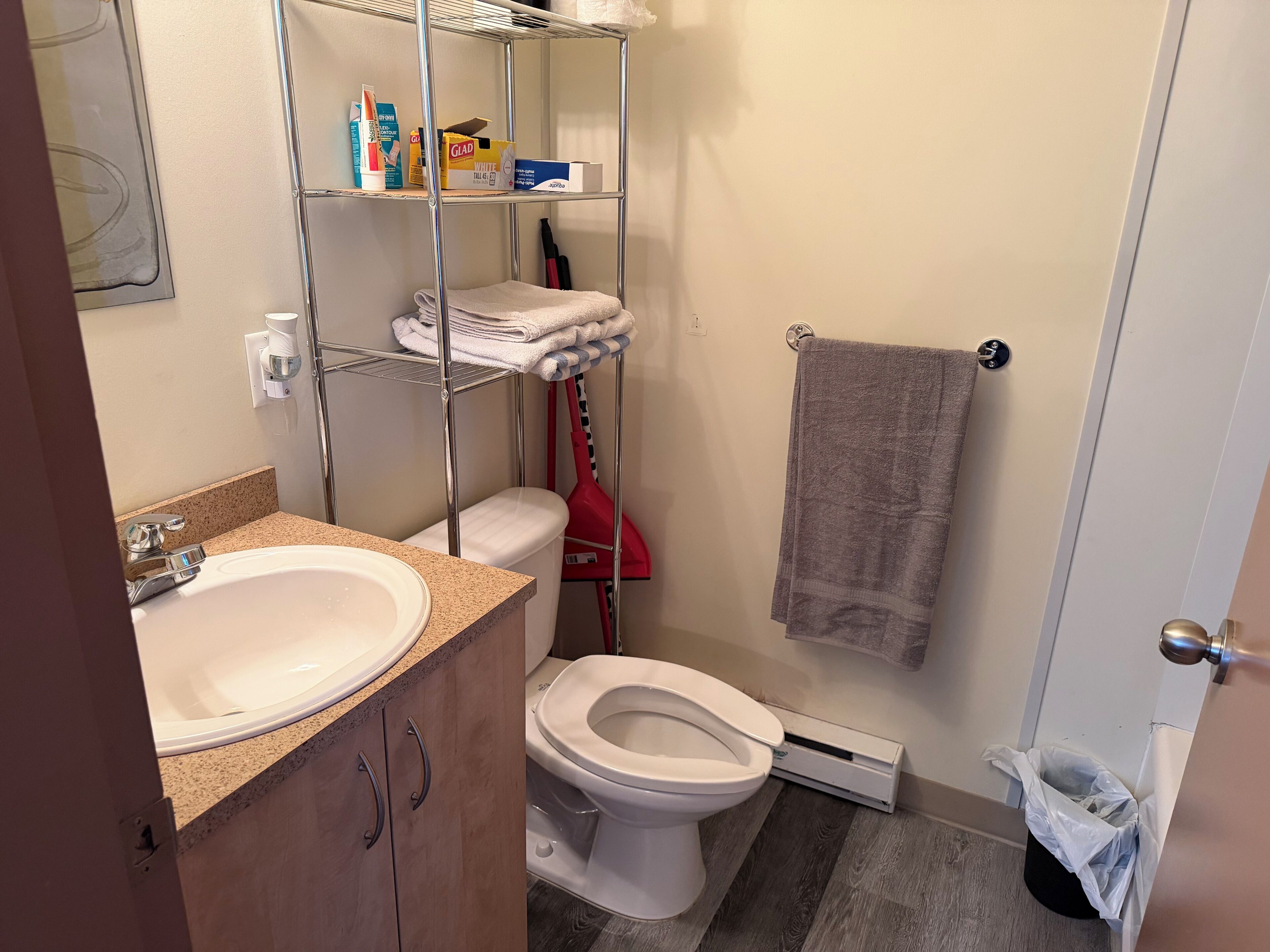 Family Room | Bathroom