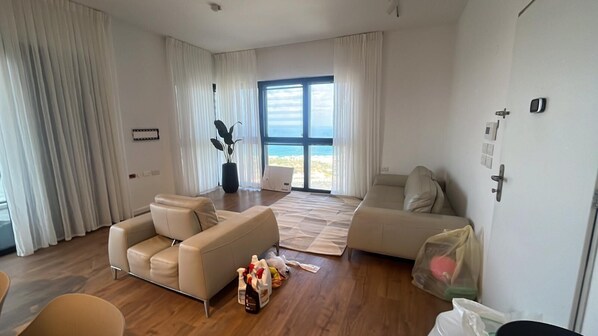 Apartment, City View | Living area