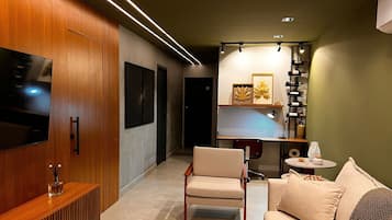 Deluxe Apartment | Living area