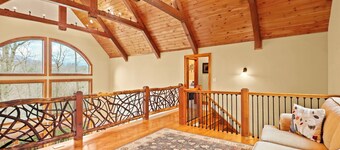 5BR, 4000 sq ft Luxury Cabin w/ Covered Fireplace, Private Community access!