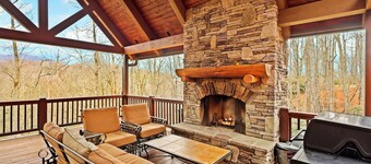 5BR, 4000 sq ft Luxury Cabin w/ Covered Fireplace, Private Community access!