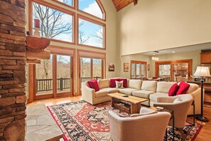 スマートテレビ、暖炉、テレビゲーム、書庫