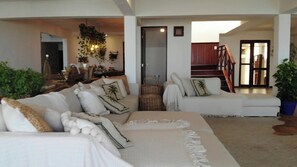 Smart TV, foosball, stereo