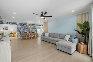 TV connectée, table de tennis de table