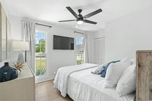 5 bedrooms, free WiFi, bed sheets