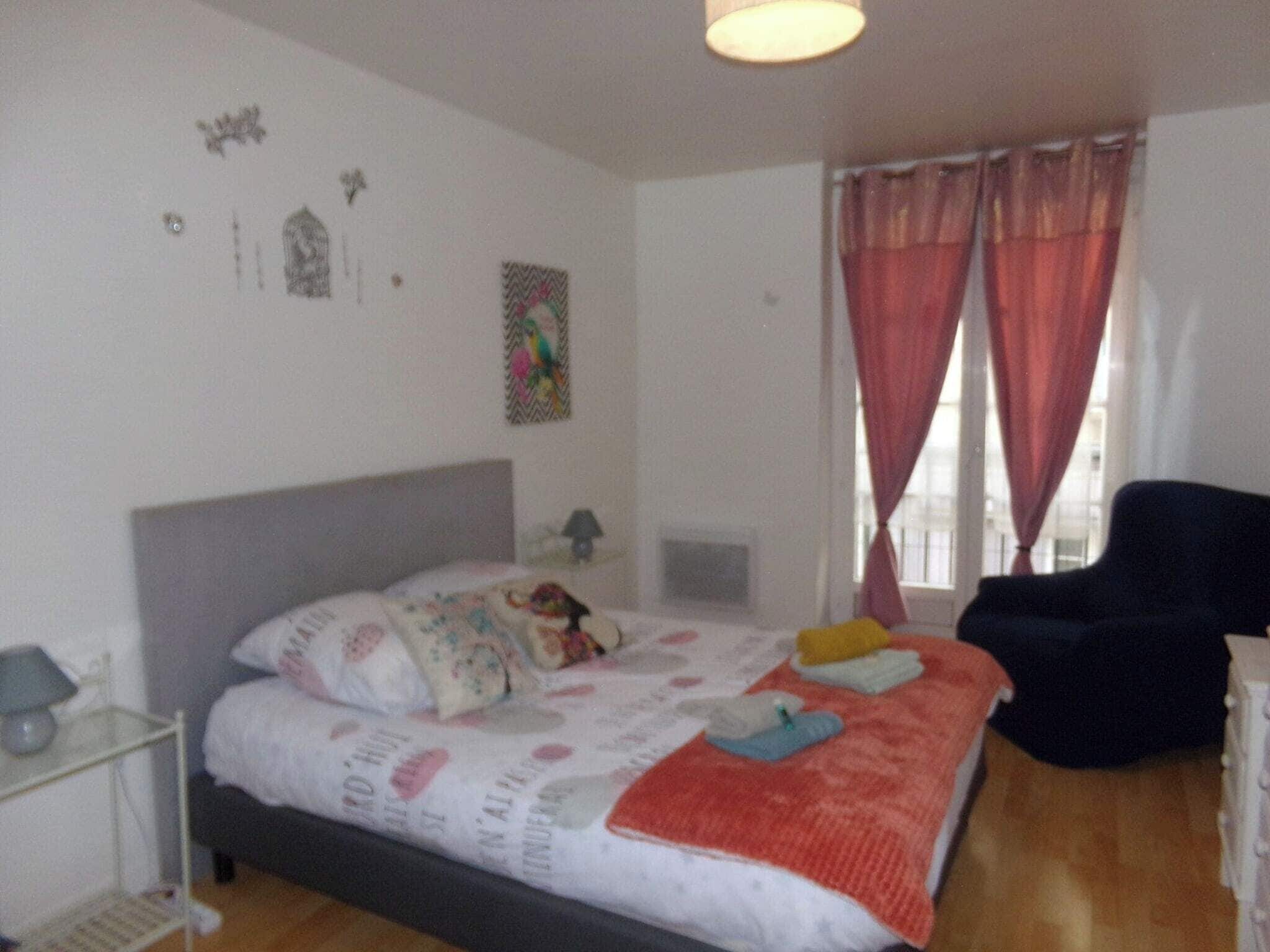 1 chambre, fer et planche à repasser, Wi-Fi gratuit, draps fournis