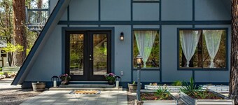 Away from it all A-frame! Sleeps 6•Pet friendly