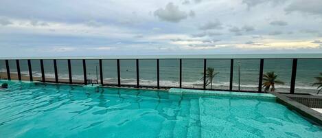 标准公寓 | 泳池 | 室外游泳池