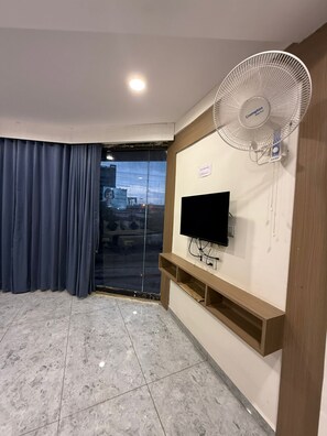 Deluxe Room, City View