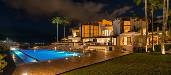 The Haven - Fourteen Bedroom Villa, Sleeps 32