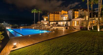 The Haven - Fourteen Bedroom Villa, Sleeps 32