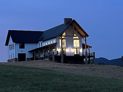 Meridian House - A Blue Ridge Mountain Escape for Memories