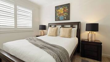 2 bedrooms, iron/ironing board, WiFi, bed sheets