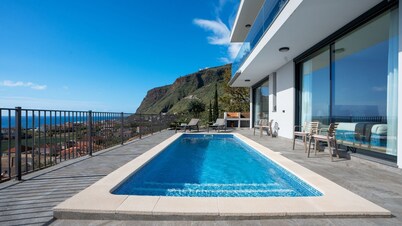 Villa La Perla by LovelyStay