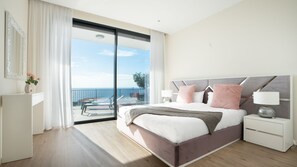 2 bedrooms, iron/ironing board, travel crib, free WiFi