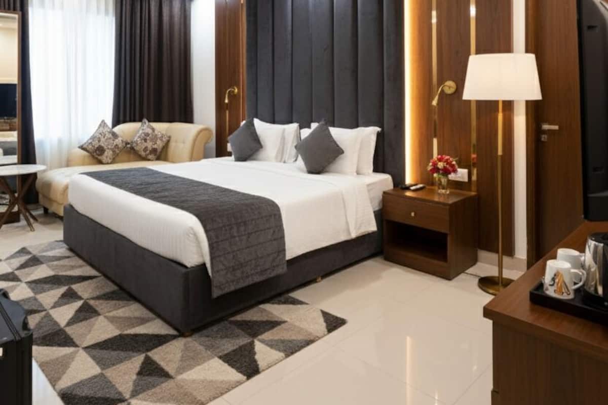 Superior Double Room, City View