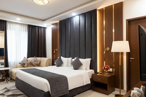 Superior-Doppelzimmer, Stadtblick | Hochwertige Bettwaren, Betten mit Memory-Foam-Matratzen, Schreibtisch