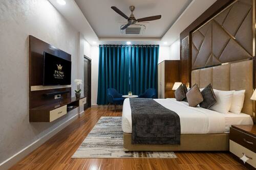 Premium bedding, memory foam beds, desk, laptop workspace