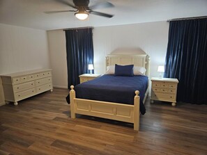 3 chambres, fer et planche à repasser, Wi-Fi, literie fournie