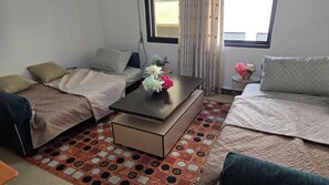 Iron/ironing board, WiFi, bed sheets