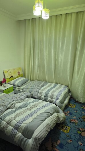 3 bedrooms, iron/ironing board, WiFi, bed sheets