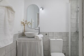 Douche, serviettes fournies