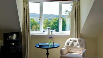 Double Room, Partial Lake View | Interior