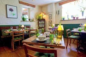 Dining - The Bellachroy (Isle of Mull)