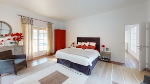 6 bedrooms, internet, bed sheets