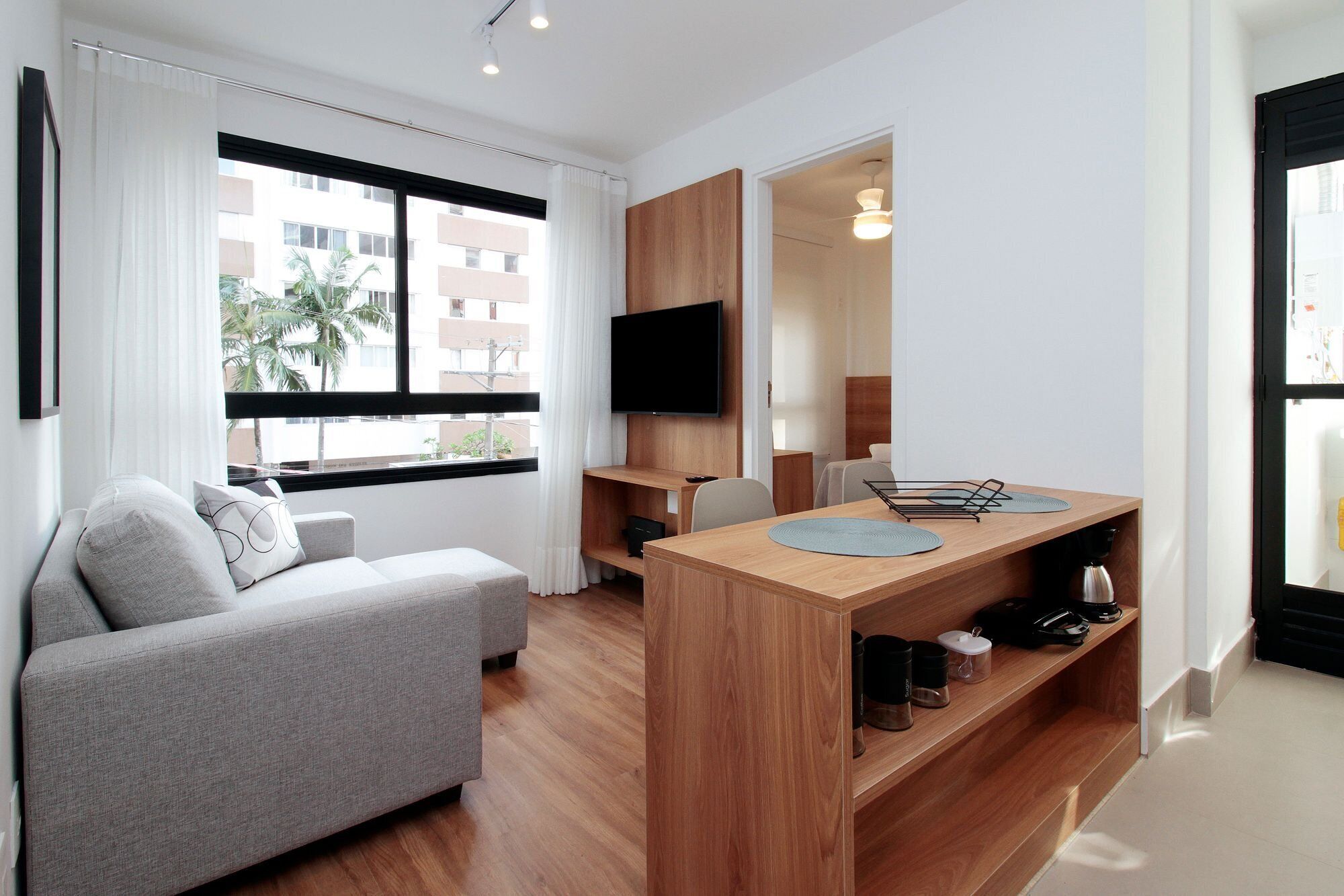 Smart TV 45 polegadas com canais digitais, Netflix